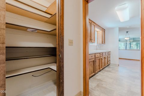 Tiny photo for 52591 Sunrise Boulevard, La Pine, OR 97739 (MLS # 220224716)