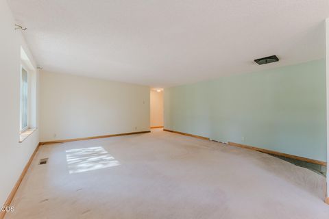 Tiny photo for 52591 Sunrise Boulevard, La Pine, OR 97739 (MLS # 220224716)