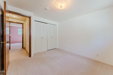 Tiny photo for 52591 Sunrise Boulevard, La Pine, OR 97739 (MLS # 220224716)