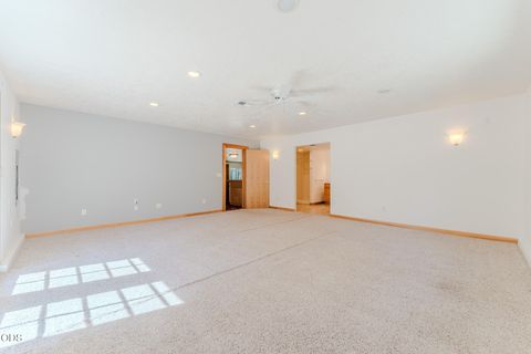 Tiny photo for 52591 Sunrise Boulevard, La Pine, OR 97739 (MLS # 220224716)