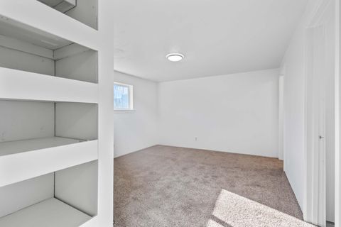 Tiny photo for 9581 NE Gateway Avenue, Madras, OR 97741 (MLS # 220214245)