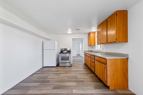 Tiny photo for 9581 NE Gateway Avenue, Madras, OR 97741 (MLS # 220214245)