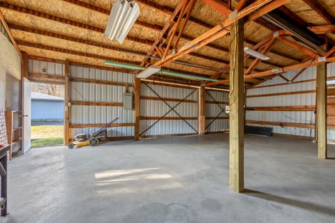 Tiny photo for 9581 NE Gateway Avenue, Madras, OR 97741 (MLS # 220214245)