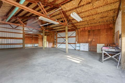 Tiny photo for 9581 NE Gateway Avenue, Madras, OR 97741 (MLS # 220214245)