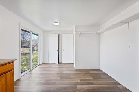 Tiny photo for 9581 NE Gateway Avenue, Madras, OR 97741 (MLS # 220214245)