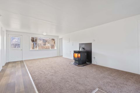 Tiny photo for 9581 NE Gateway Avenue, Madras, OR 97741 (MLS # 220214245)