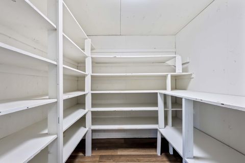 Tiny photo for 9581 NE Gateway Avenue, Madras, OR 97741 (MLS # 220214245)