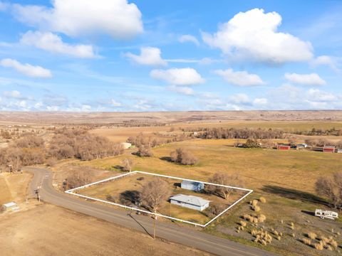 Tiny photo for 9581 NE Gateway Avenue, Madras, OR 97741 (MLS # 220214245)