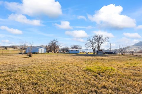 Tiny photo for 9581 NE Gateway Avenue, Madras, OR 97741 (MLS # 220214245)