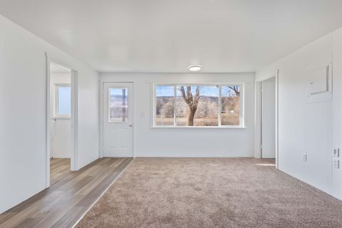 Tiny photo for 9581 NE Gateway Avenue, Madras, OR 97741 (MLS # 220214245)