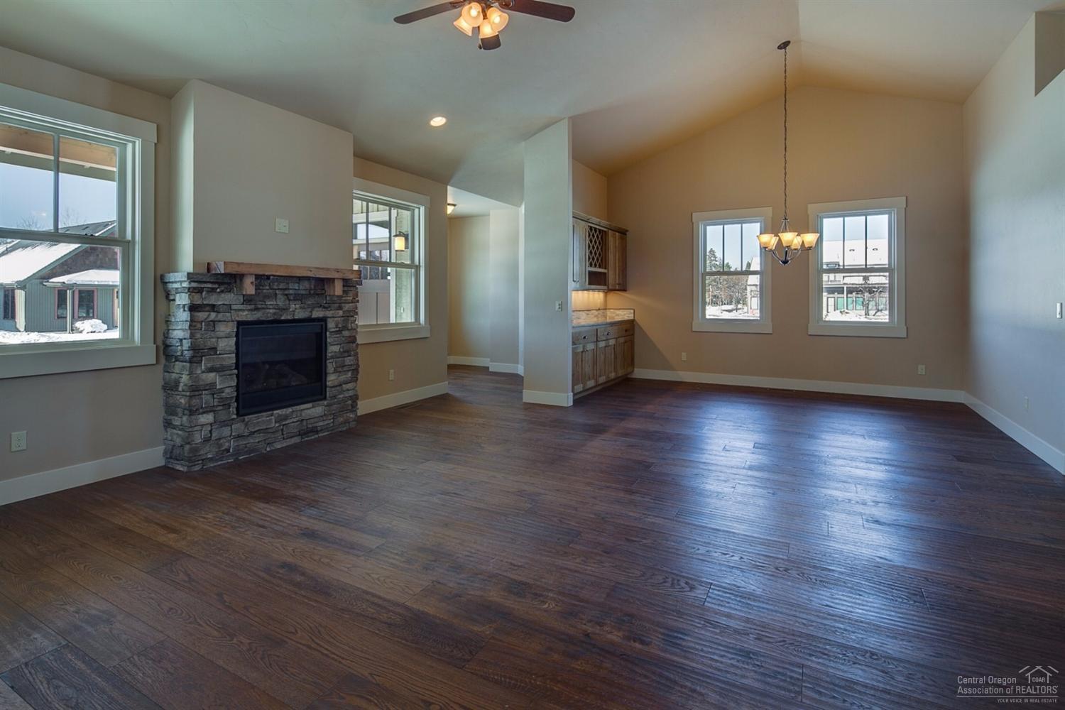 Pine Meadow Vill - Residential