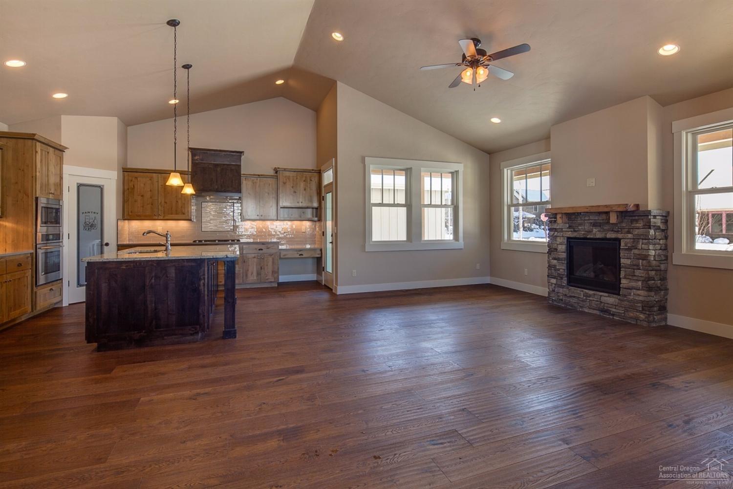 Pine Meadow Vill - Residential