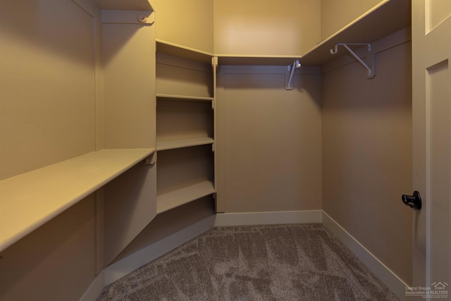 Pine Meadow Vill - Residential