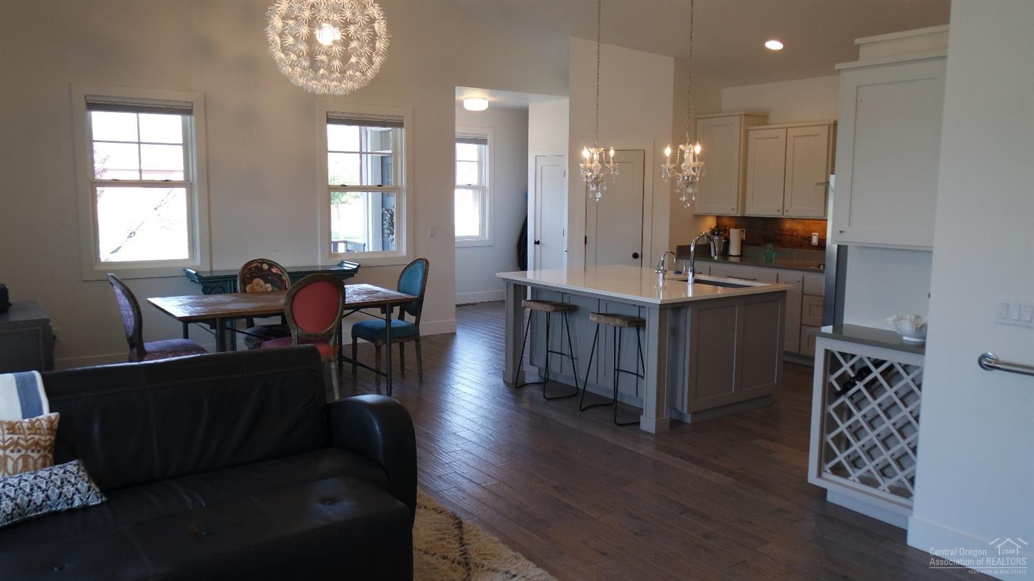 Pine Meadow Vill - Residential