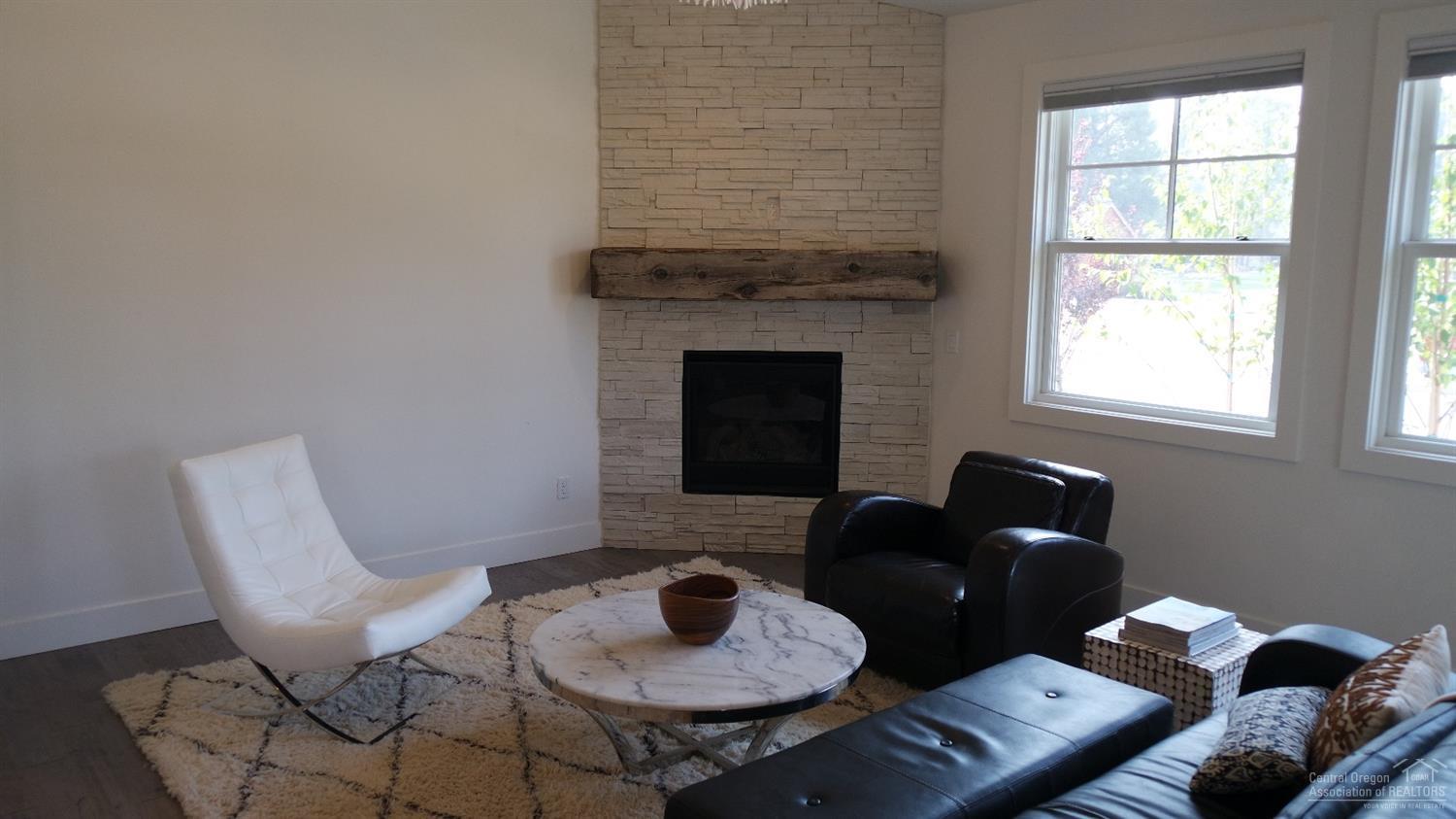 Pine Meadow Vill - Residential