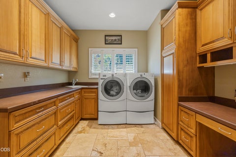 Tiny photo for 6749 Coopers Hawk Road, Klamath Falls, OR 97601 (MLS # 220223703)