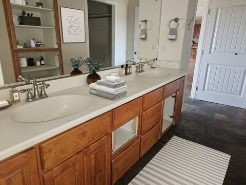 Tiny photo for 11435 Hill Road, Klamath Falls, OR 97603 (MLS # 220211965)