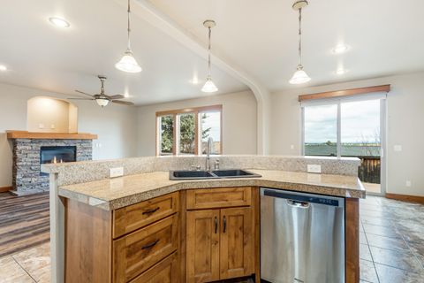 Tiny photo for 63112 Turret Court, Bend, OR 97701 (MLS # 220213552)