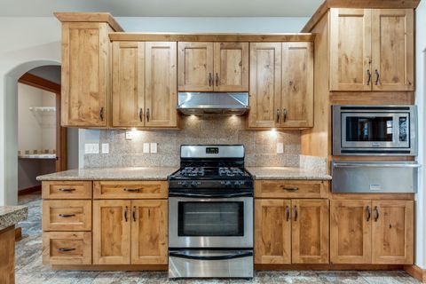 Tiny photo for 63112 Turret Court, Bend, OR 97701 (MLS # 220213552)