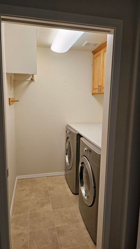 Tiny photo for 2717 SW Acres Road, Grants Pass, OR 97527 (MLS # 220219322)