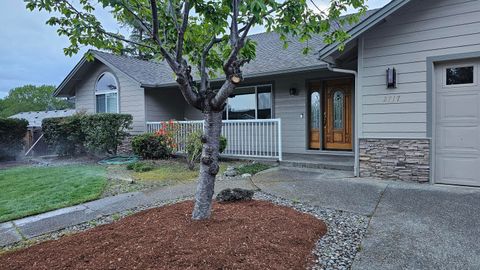 Tiny photo for 2717 SW Acres Road, Grants Pass, OR 97527 (MLS # 220219322)