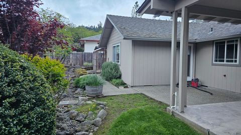 Tiny photo for 2717 SW Acres Road, Grants Pass, OR 97527 (MLS # 220219322)
