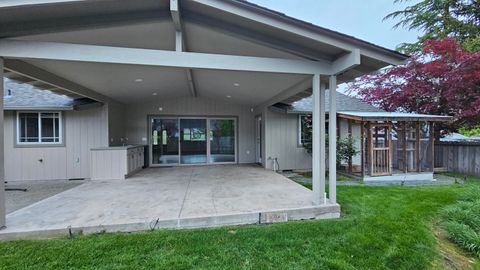 Tiny photo for 2717 SW Acres Road, Grants Pass, OR 97527 (MLS # 220219322)