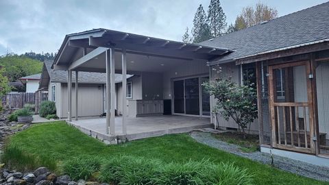 Tiny photo for 2717 SW Acres Road, Grants Pass, OR 97527 (MLS # 220219322)