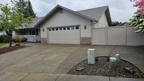 Tiny photo for 2717 SW Acres Road, Grants Pass, OR 97527 (MLS # 220219322)
