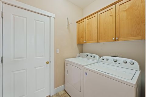 Tiny photo for 2221 NE Indigo Lane, Bend, OR 97701 (MLS # 220219680)