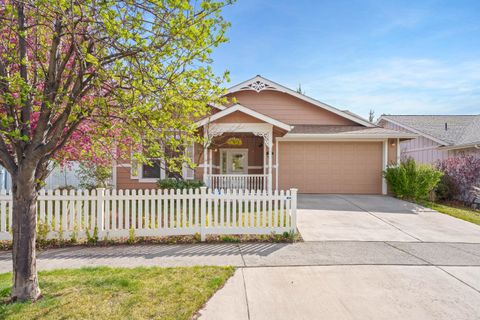 Photo of 2221 NE Indigo Lane, Bend, OR 97701 (MLS # 220219680)