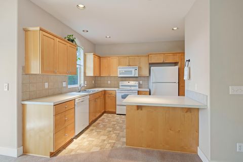 Tiny photo for 2221 NE Indigo Lane, Bend, OR 97701 (MLS # 220219680)