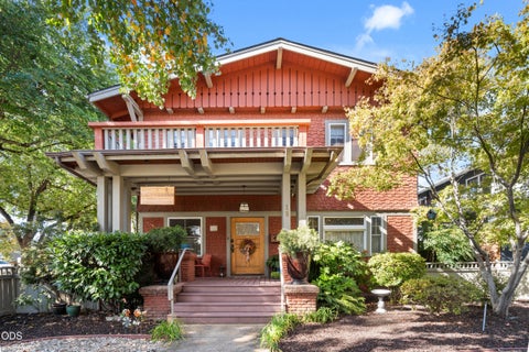 Photo of 15 Geneva Street, Medford, OR 97504 (MLS # 220230626)