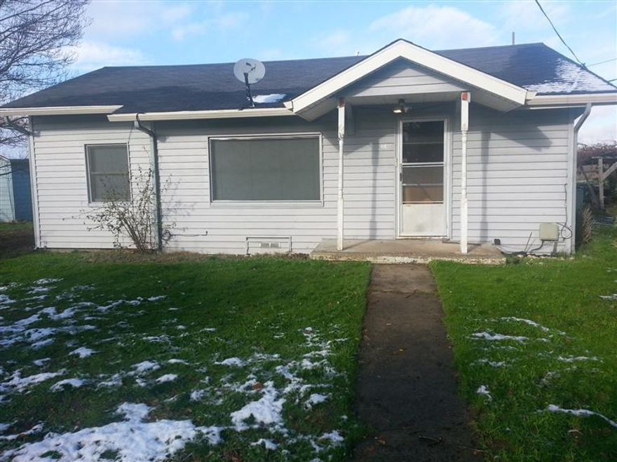 3 Homes on 1.9 acres, owner lives in 14x70 mfg house 5bed, 3 bath. Rent for 24x70 mfg is $1,000 per month. Rent for 864 sq ft stick built is $700 per month. Owner willing to stay. Owner potentially interested in participating in partnership with property development.