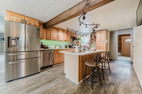 Tiny photo for 51332 Preble Way, La Pine, OR 97739 (MLS # 220219926)