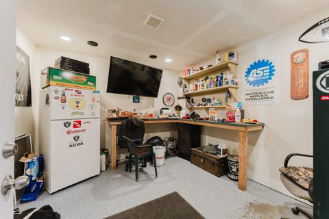 Tiny photo for 51332 Preble Way, La Pine, OR 97739 (MLS # 220219926)