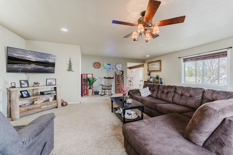 Tiny photo for 51332 Preble Way, La Pine, OR 97739 (MLS # 220219926)