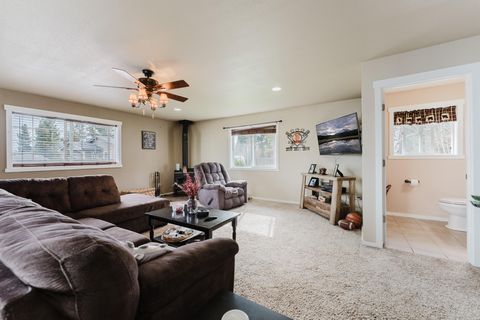 Tiny photo for 51332 Preble Way, La Pine, OR 97739 (MLS # 220219926)