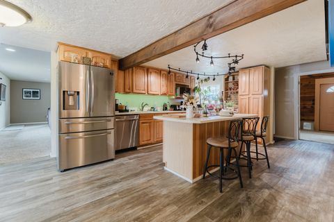 Tiny photo for 51332 Preble Way, La Pine, OR 97739 (MLS # 220219926)