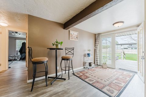 Tiny photo for 51332 Preble Way, La Pine, OR 97739 (MLS # 220219926)