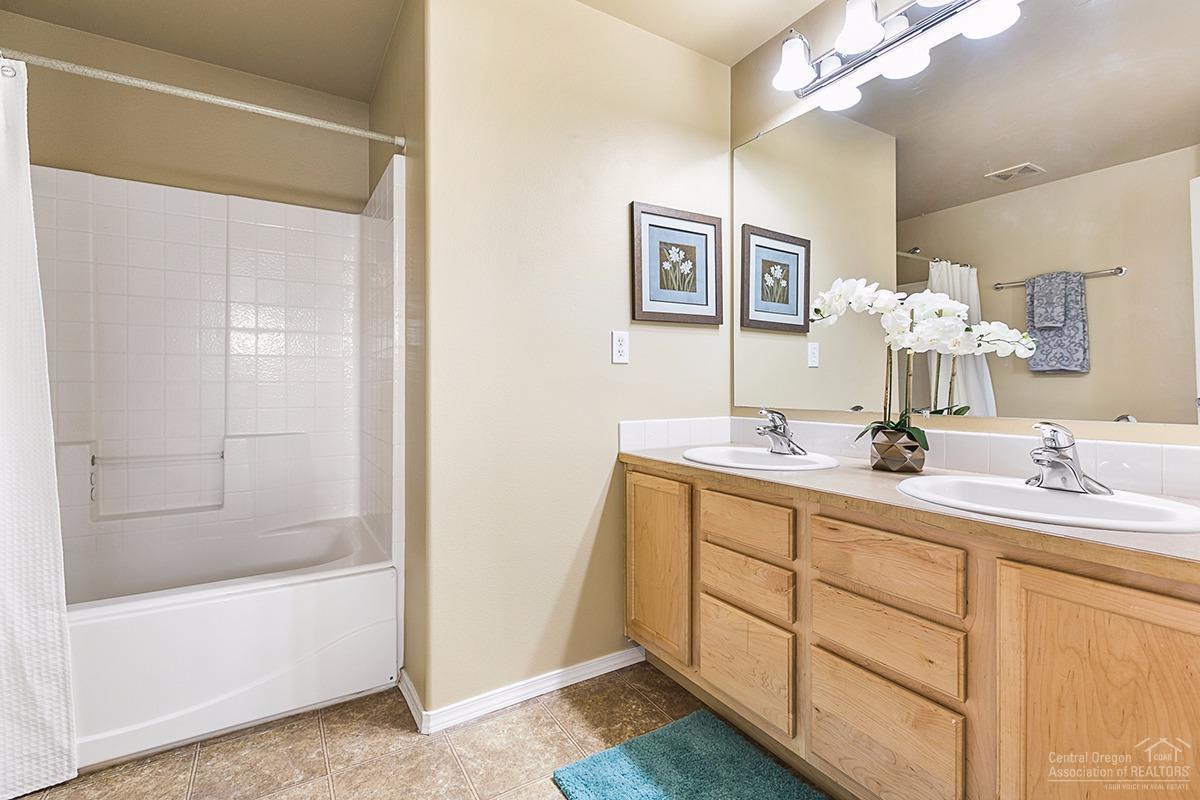 Deschutes River Cros - Residential