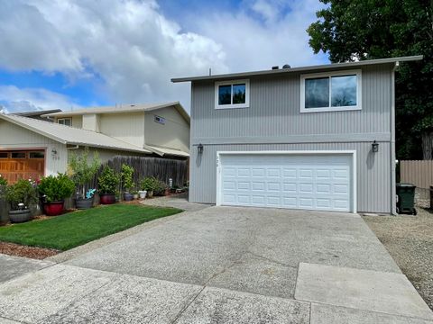 720 Sarah Park Circle Eagle Point OR 97524