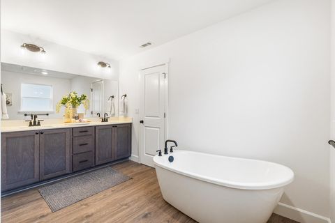 Tiny photo for 4098 SW Pumice Avenue #77, Redmond, OR 97756 (MLS # 220219722)