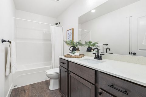 Tiny photo for 4098 SW Pumice Avenue #77, Redmond, OR 97756 (MLS # 220219722)