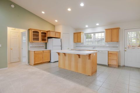 Tiny photo for 2807 SW 23rd Street, Redmond, OR 97756 (MLS # 220219768)