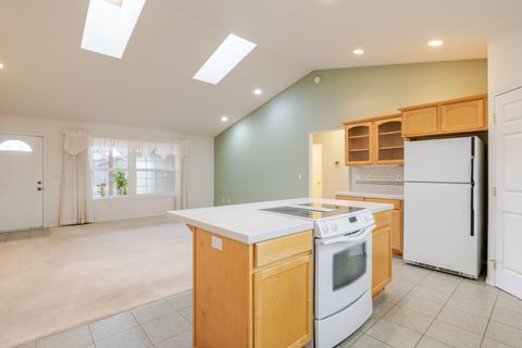 Tiny photo for 2807 SW 23rd Street, Redmond, OR 97756 (MLS # 220219768)