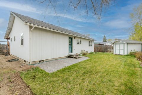 Tiny photo for 2807 SW 23rd Street, Redmond, OR 97756 (MLS # 220219768)