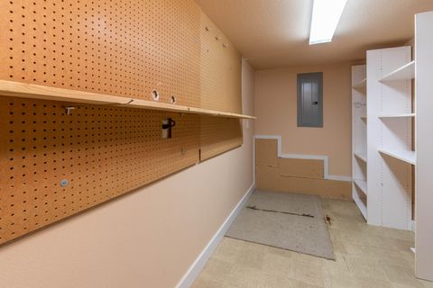 Tiny photo for 2409 NW Quinn Creek Loop, Bend, OR 97703 (MLS # 220211487)