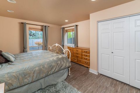 Tiny photo for 2409 NW Quinn Creek Loop, Bend, OR 97703 (MLS # 220211487)