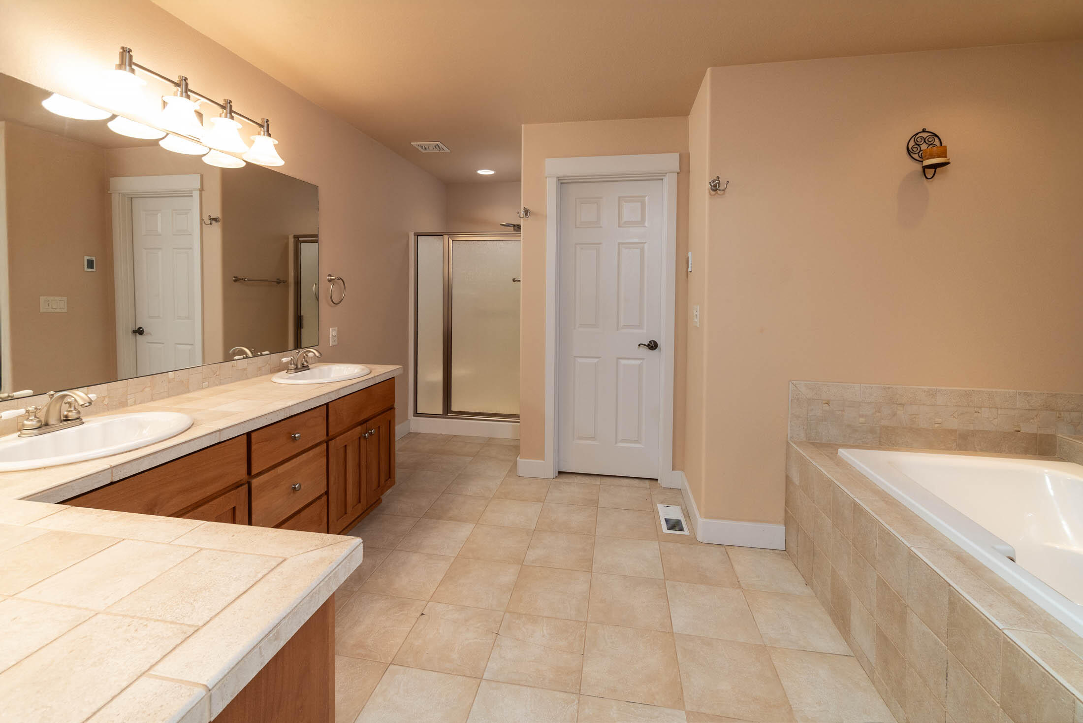 Skyliner Summit - Residential